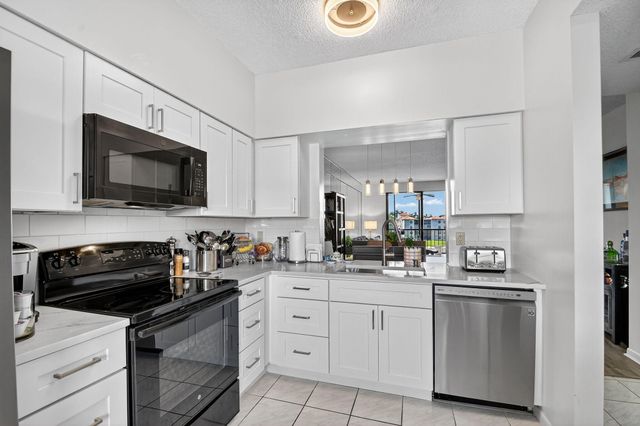6193 Pointe Regal Circle 402, Delray Beach, FL 33484