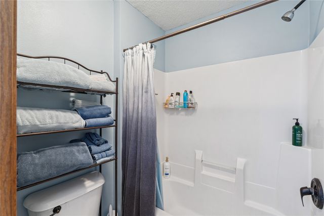 555 SE Laurel Street 16, Waukee, IA 50263