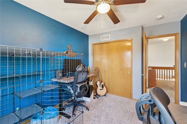 555 SE Laurel Street 16, Waukee, IA 50263