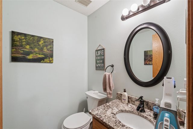 555 SE Laurel Street 16, Waukee, IA 50263