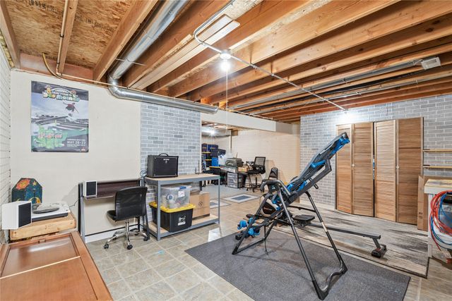 555 SE Laurel Street 16, Waukee, IA 50263