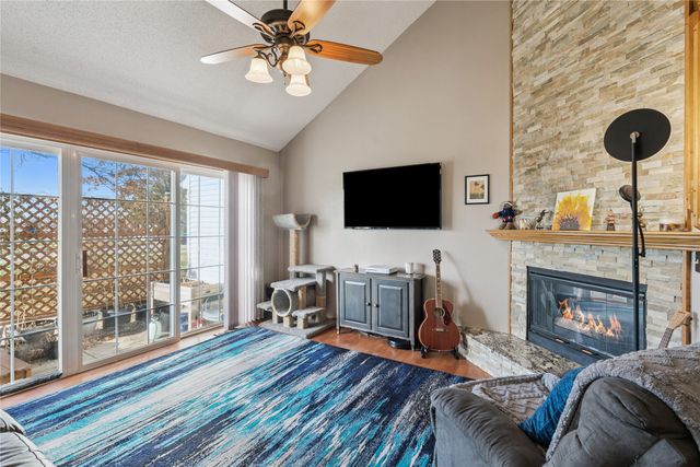 555 SE Laurel Street 16, Waukee, IA 50263