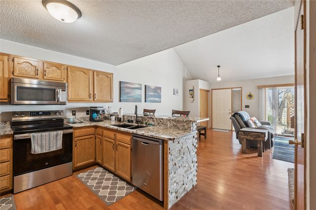 555 SE Laurel Street 16, Waukee, IA 50263