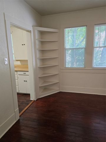 702 Schmitz Avenue, Denton, TX 76209