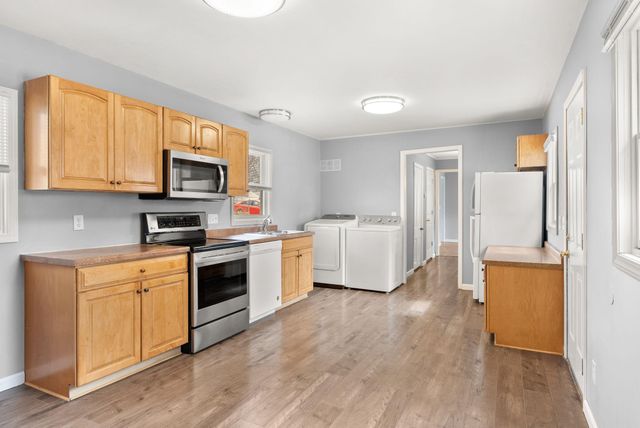 610 6th Avenue S, Hopkins, MN 55343