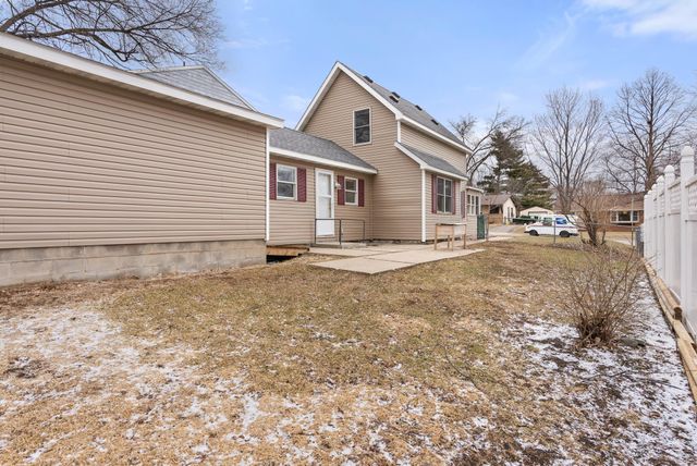 610 6th Avenue S, Hopkins, MN 55343