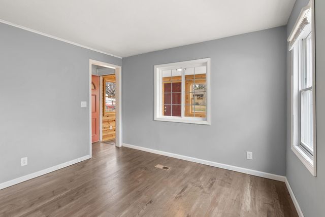 610 6th Avenue S, Hopkins, MN 55343
