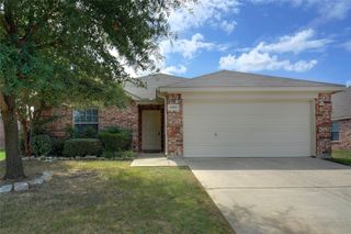 1305 Mountain Peak Drive, Fort Worth, TX 76052