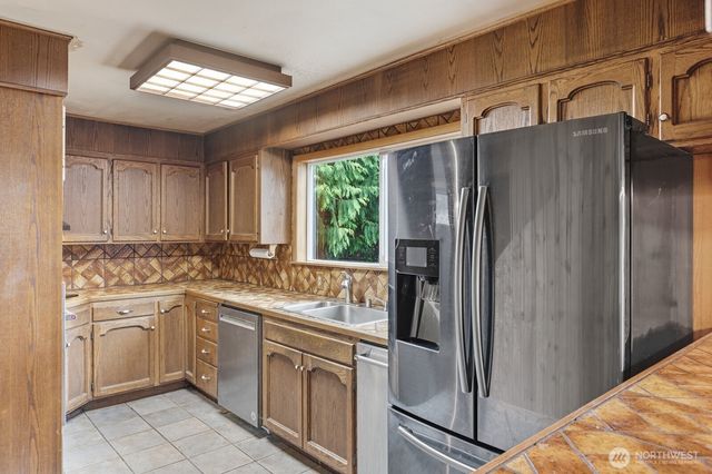829 SW Lake Roesiger Road, Snohomish, WA 98290