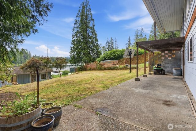 829 SW Lake Roesiger Road, Snohomish, WA 98290