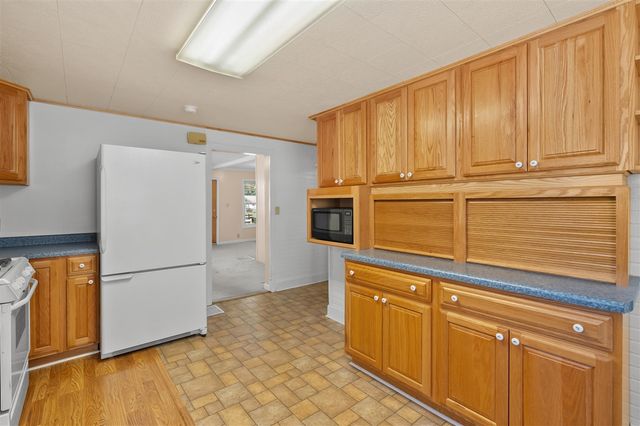 52320 Sheridan Road, Paw Paw, MI 49079