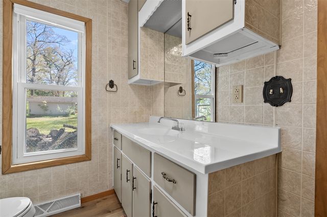 52320 Sheridan Road, Paw Paw, MI 49079