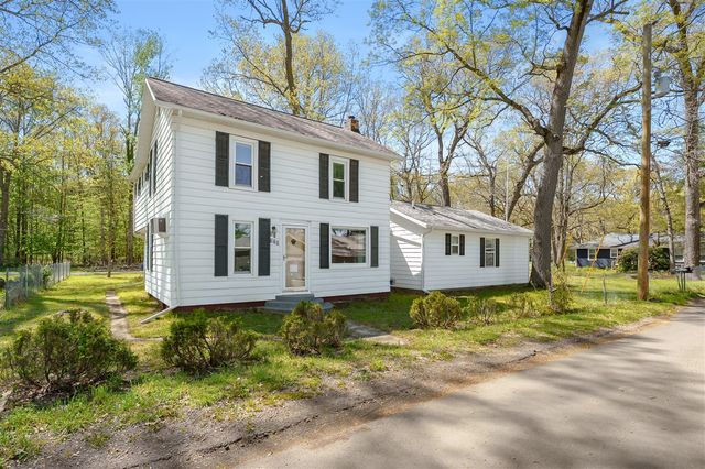 52320 Sheridan Road, Paw Paw, MI 49079