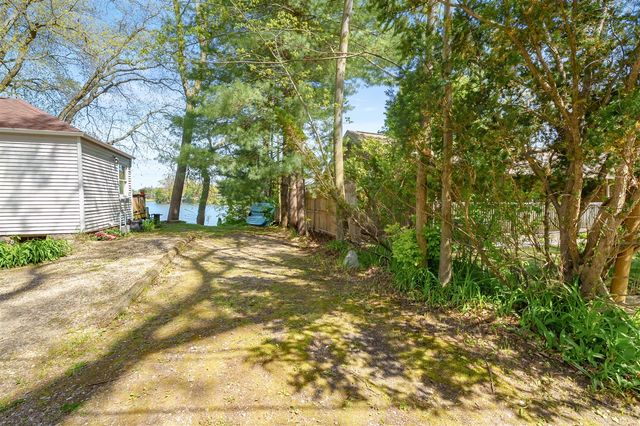 52320 Sheridan Road, Paw Paw, MI 49079