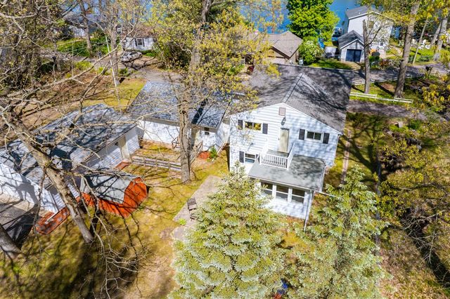 52320 Sheridan Road, Paw Paw, MI 49079