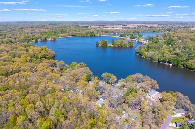 52320 Sheridan Road, Paw Paw, MI 49079