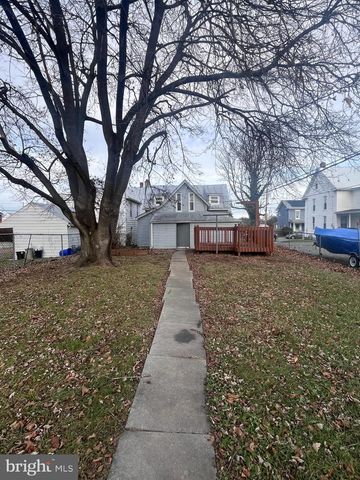 28 S QUEEN STREET, Shippensburg, PA 17257