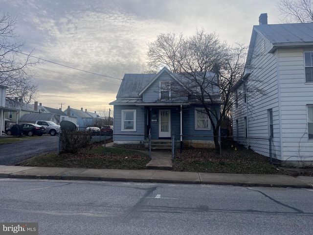 28 S QUEEN STREET, Shippensburg, PA 17257