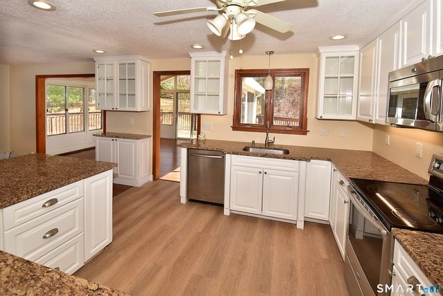 45 Grissom Road, Manchester, CT 06042