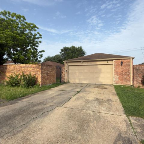 8719 Beau Monde Drive, Houston, TX 77099