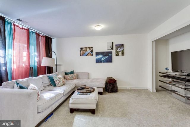 901 HARRISON CIR, Alexandria, VA 22304