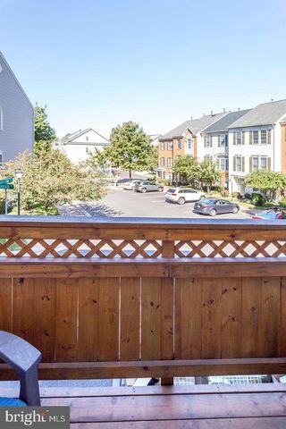 901 HARRISON CIR, Alexandria, VA 22304