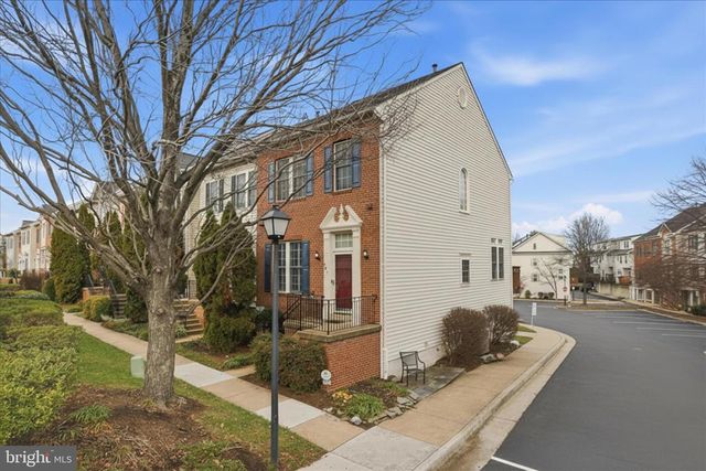 901 HARRISON CIR, Alexandria, VA 22304