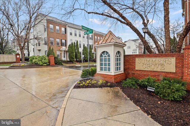 901 HARRISON CIR, Alexandria, VA 22304