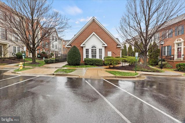 901 HARRISON CIR, Alexandria, VA 22304