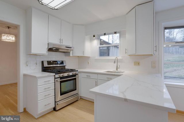 8122 TRURO CT, Springfield, VA 22152