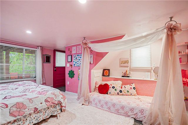 1322 Lowrie St, Troy Hill, PA 15212