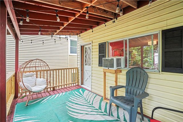 1322 Lowrie St, Troy Hill, PA 15212
