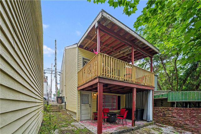 1322 Lowrie St, Troy Hill, PA 15212