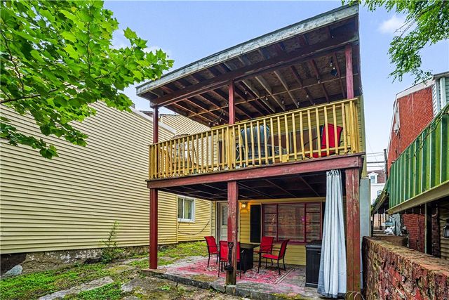 1322 Lowrie St, Troy Hill, PA 15212