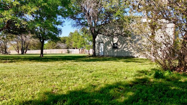 357 CR 3080, Lampasas, TX 78550