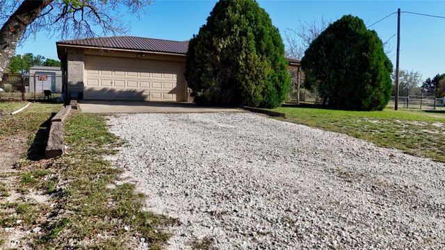 357 CR 3080, Lampasas, TX 78550