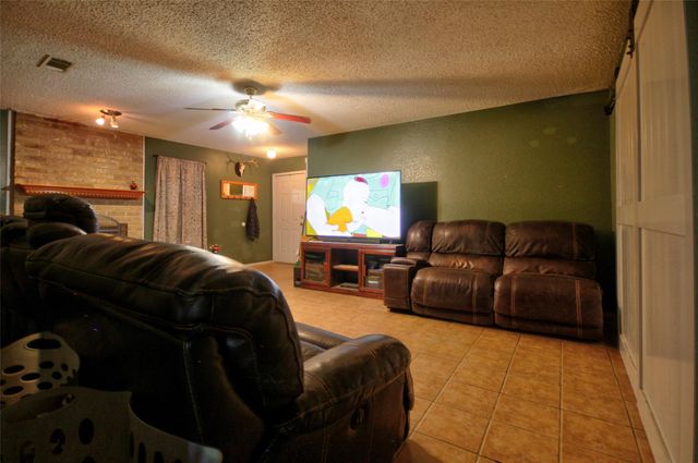 357 CR 3080, Lampasas, TX 78550