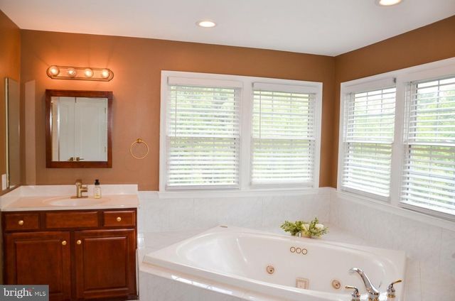13813 GOLDEN FIELDS CT, Darnestown, MD 20878
