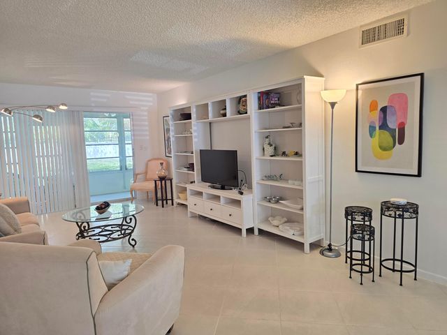 1901 Bermuda Circle M1, Coconut Creek, FL 33066