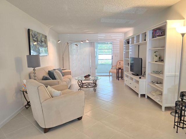 1901 Bermuda Circle M1, Coconut Creek, FL 33066