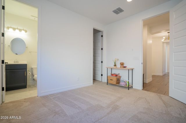 5033 N 81ST Avenue, Glendale, AZ 85303