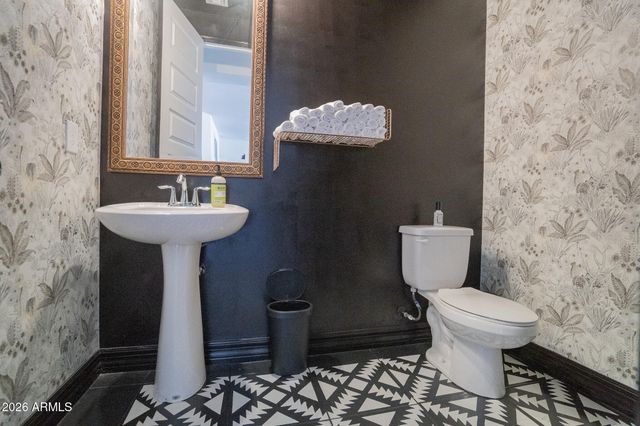 5033 N 81ST Avenue, Glendale, AZ 85303