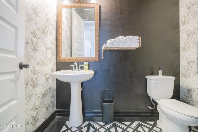 5033 N 81ST Avenue, Glendale, AZ 85303