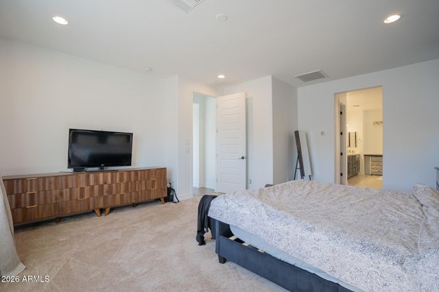 5033 N 81ST Avenue, Glendale, AZ 85303