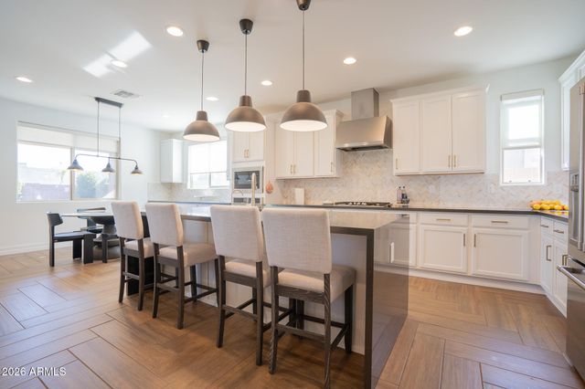 5033 N 81ST Avenue, Glendale, AZ 85303