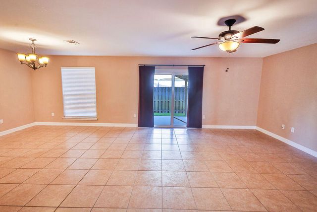 815 Sugar Plum Lane, Shalimar, FL 32579