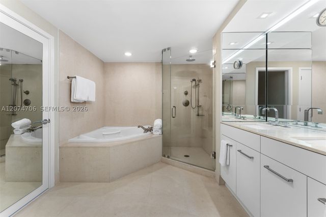 6899 Collins Ave 403, Miami Beach, FL 33141