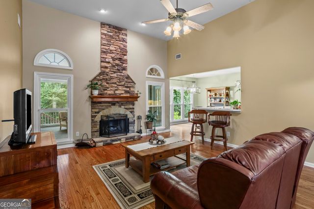203 Glenhaven Way, Woodstock, GA 30188
