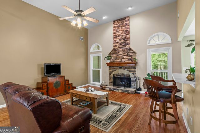 203 Glenhaven Way, Woodstock, GA 30188