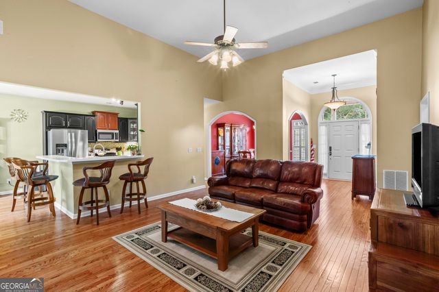 203 Glenhaven Way, Woodstock, GA 30188